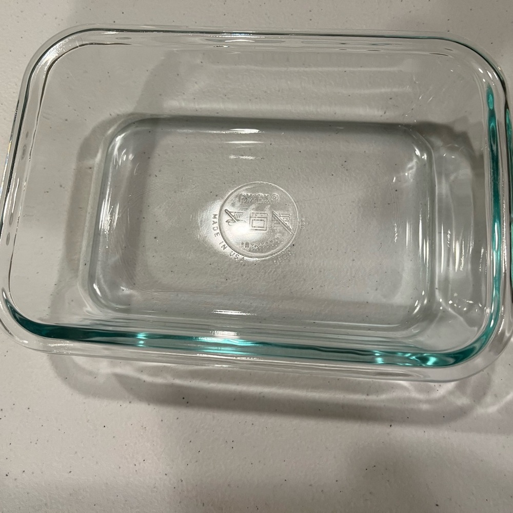 Pyrex baking dish